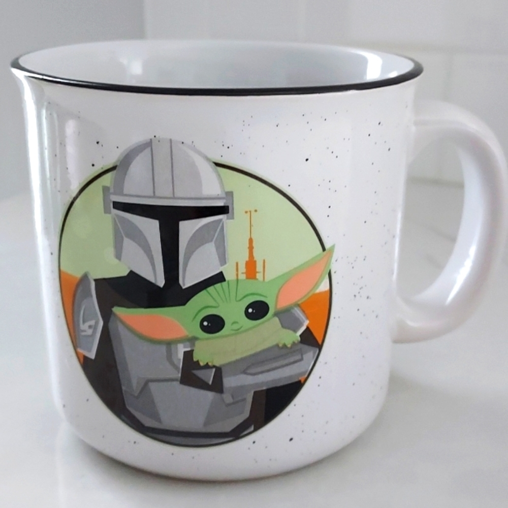 STAR WARS Mug The Mandalorian With Child Grogu Circle Camper Mug